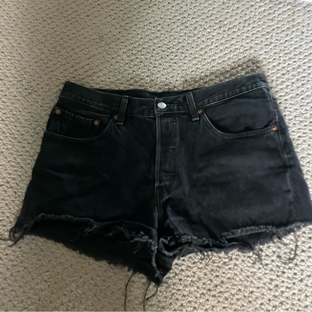 Basically new Levi shorts. Fits medium very well.